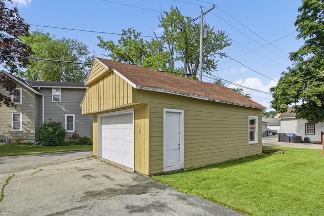 338 Oakton AVENUE, Pewaukee, WI 53072