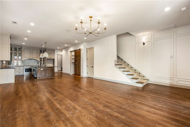 1037 NW A Street, Bentonville, AR 72712