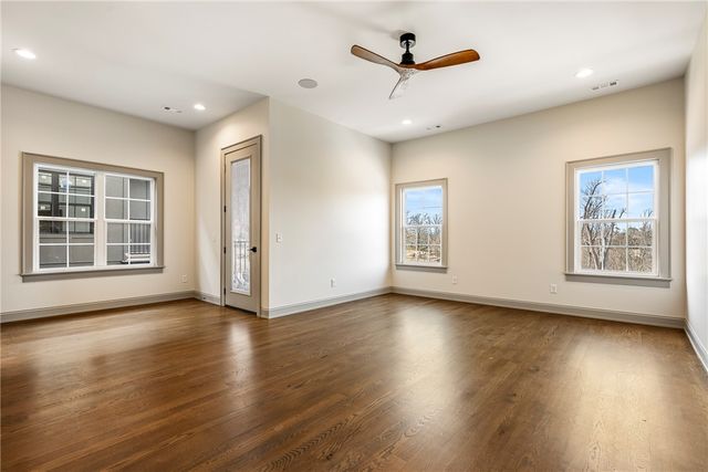 1037 NW A Street, Bentonville, AR 72712