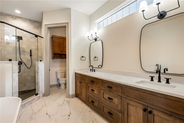 1037 NW A Street, Bentonville, AR 72712