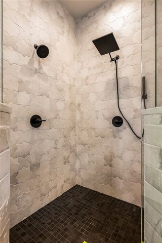 1037 NW A Street, Bentonville, AR 72712