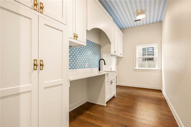 1037 NW A Street, Bentonville, AR 72712