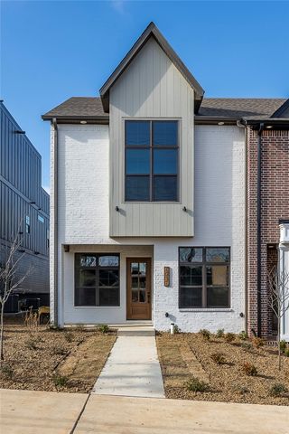 1037 NW A Street, Bentonville, AR 72712