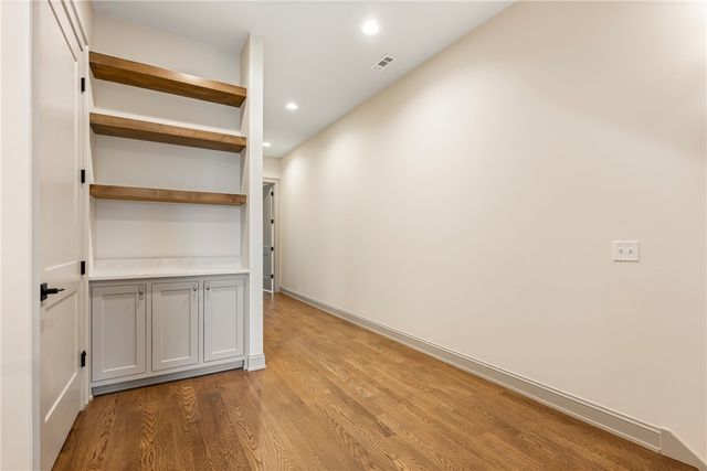 1037 NW A Street, Bentonville, AR 72712