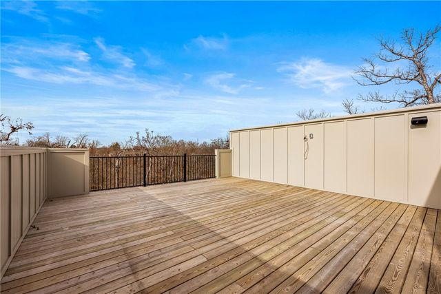 1037 NW A Street, Bentonville, AR 72712