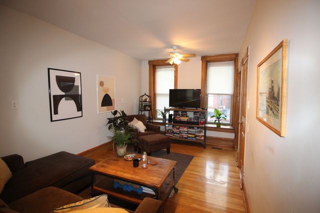 1736 W Beach Avenue, Chicago, IL 60622