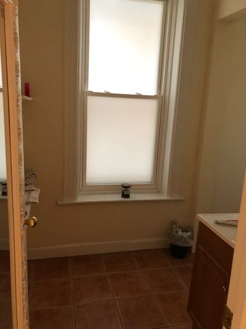 1736 W Beach Avenue, Chicago, IL 60622