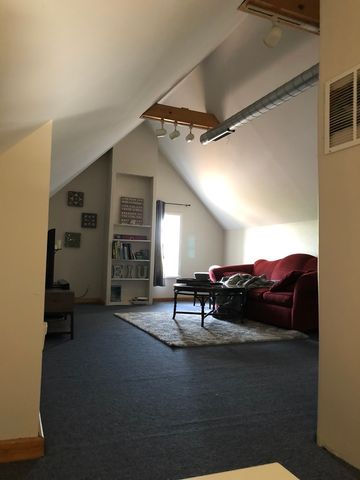 1736 W Beach Avenue, Chicago, IL 60622