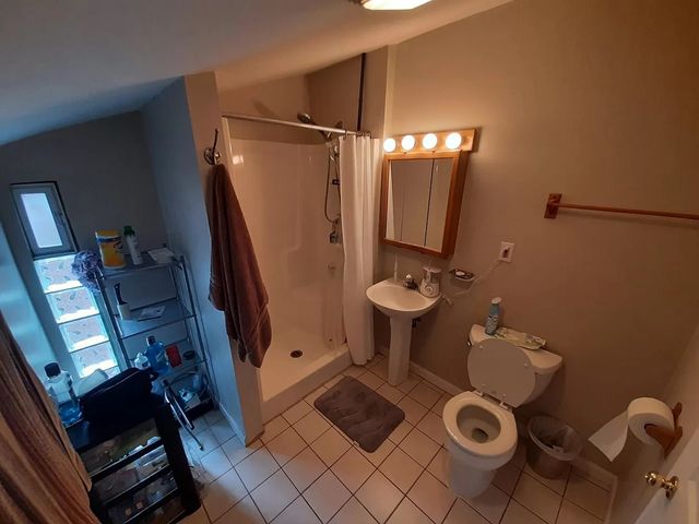 1736 W Beach Avenue, Chicago, IL 60622