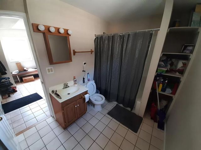 1736 W Beach Avenue, Chicago, IL 60622