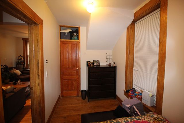 1736 W Beach Avenue, Chicago, IL 60622