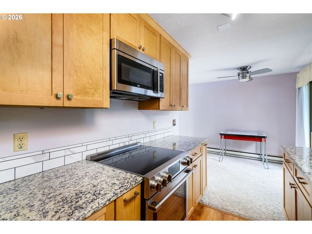 7925 Sw FANNO CREEK Dr 6, Tigard, OR 97224