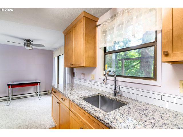 7925 Sw FANNO CREEK Dr 6, Tigard, OR 97224