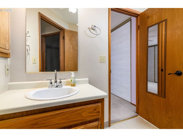 7925 Sw FANNO CREEK Dr 6, Tigard, OR 97224
