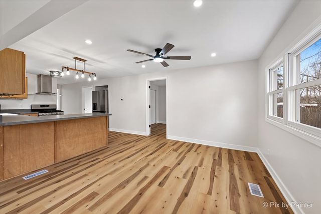 2617 W Emerald Court, Mchenry, IL 60051