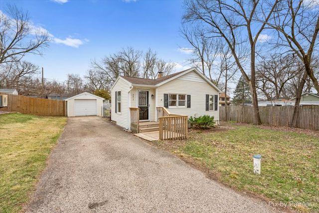 2617 W Emerald Court, Mchenry, IL 60051