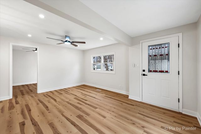 2617 W Emerald Court, Mchenry, IL 60051