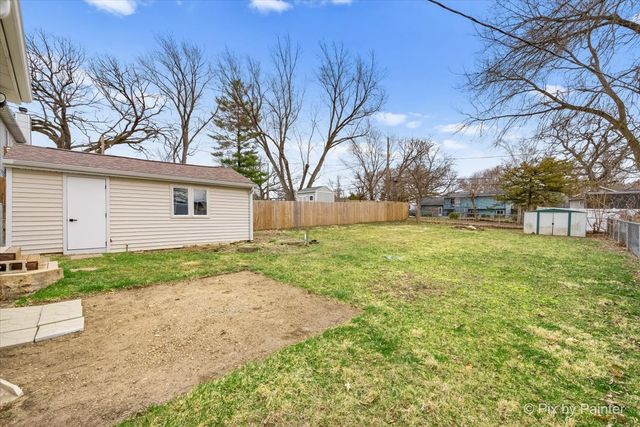 2617 W Emerald Court, Mchenry, IL 60051