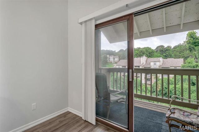 2201 Sequoia Park Court E, Maryland Heights, MO 63043