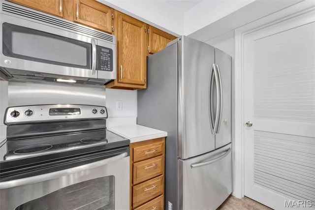 2201 Sequoia Park Court E, Maryland Heights, MO 63043