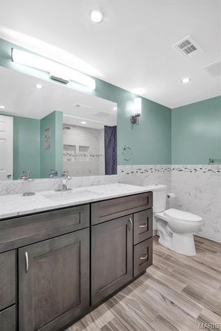 2201 Sequoia Park Court E, Maryland Heights, MO 63043