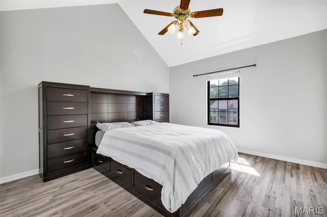 2201 Sequoia Park Court E, Maryland Heights, MO 63043