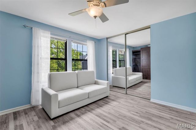 2201 Sequoia Park Court E, Maryland Heights, MO 63043