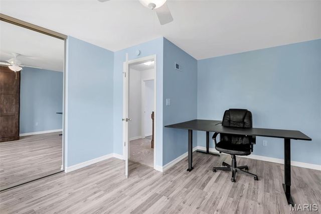 2201 Sequoia Park Court E, Maryland Heights, MO 63043