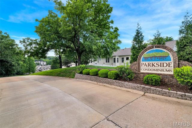 2201 Sequoia Park Court E, Maryland Heights, MO 63043