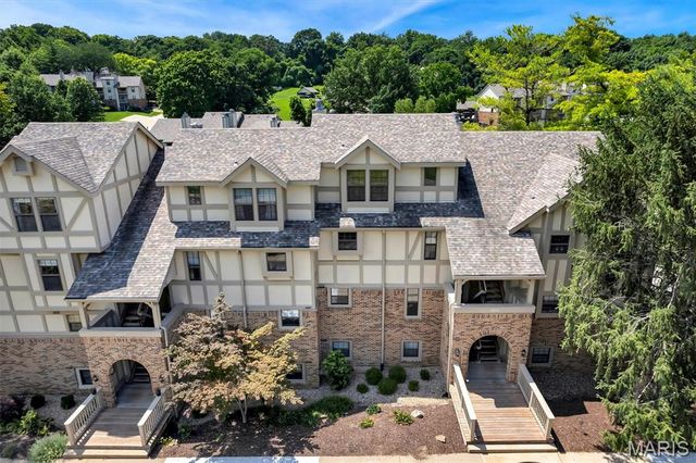 2201 Sequoia Park Court E, Maryland Heights, MO 63043