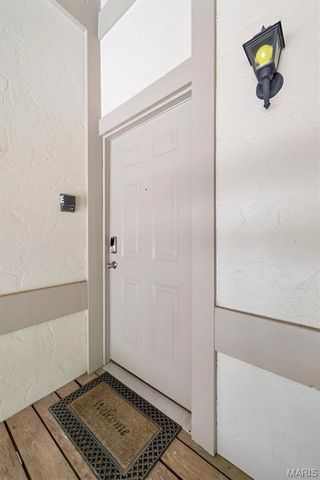 2201 Sequoia Park Court E, Maryland Heights, MO 63043