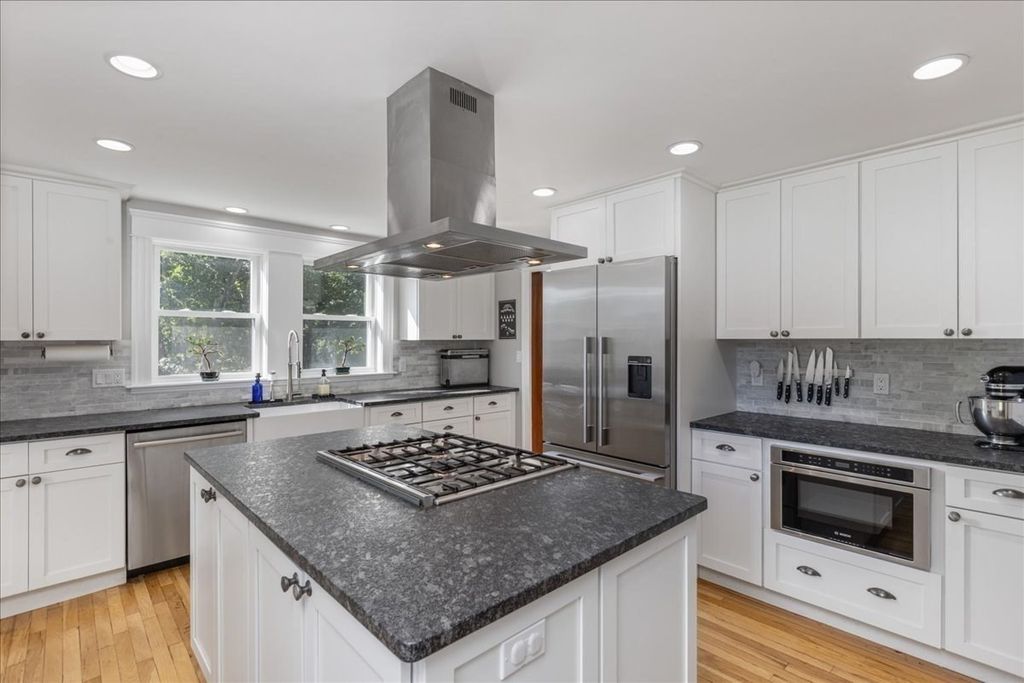 63 Billerica Rd, Chelmsford, MA 01824