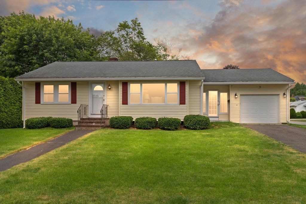 67 Lexington Ave, Haverhill, MA 01835
