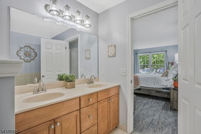130 Arbor Way, Branchburg Twp., NJ 08876