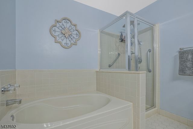 130 Arbor Way, Branchburg Twp., NJ 08876