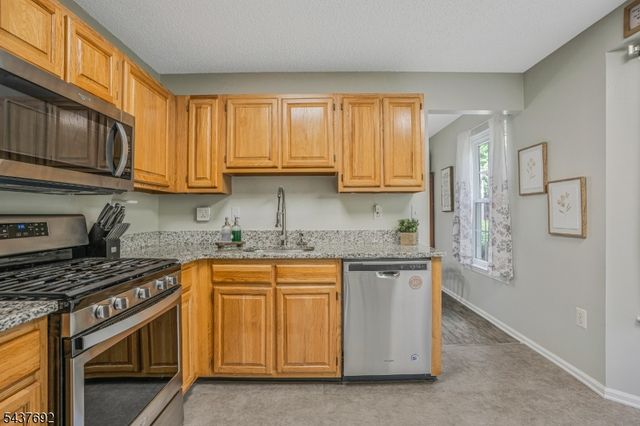 130 Arbor Way, Branchburg Twp., NJ 08876