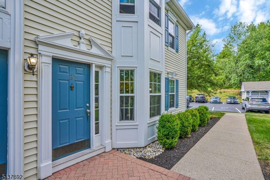130 Arbor Way, Branchburg Twp., NJ 08876