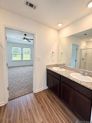 734 Lambot Ave, Zachary, LA 70791