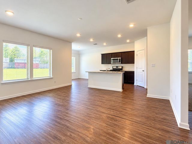 734 Lambot Ave, Zachary, LA 70791