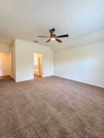 734 Lambot Ave, Zachary, LA 70791