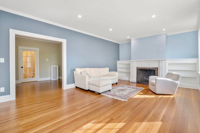 132 Sewall Avenue C, Brookline, MA 02446