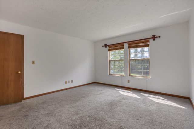3691 Carriage Run Drive, Hilliard, OH 43026