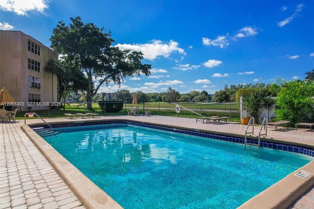 9471 Evergreen Place 104, Davie, FL 33324