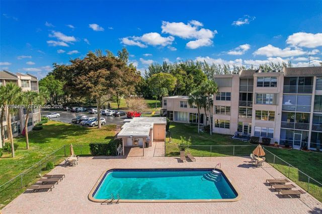 9471 Evergreen Place 104, Davie, FL 33324