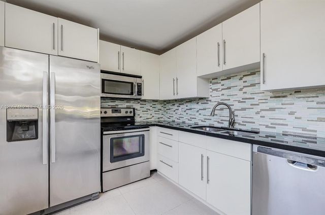 9471 Evergreen Place 104, Davie, FL 33324