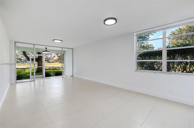 9471 Evergreen Place 104, Davie, FL 33324