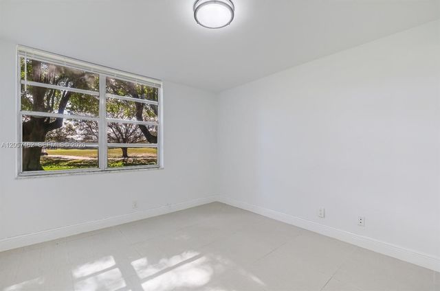 9471 Evergreen Place 104, Davie, FL 33324