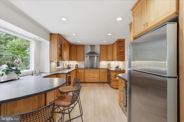 11180 TATTERSALL TRL, Oakton, VA 22124