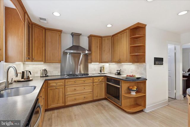 11180 TATTERSALL TRL, Oakton, VA 22124