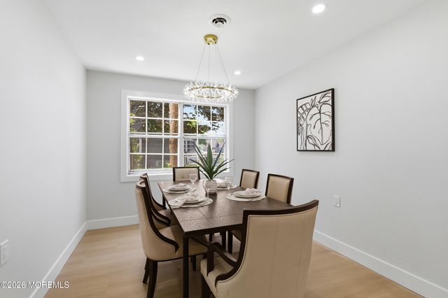 2 Leighton Lane, Manchester, NJ 08759
